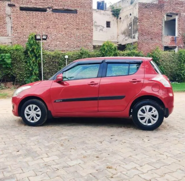 Maruti Suzuki Swift VXi 2013