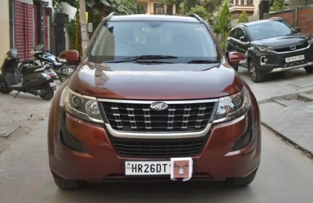 Mahindra XUV500 W5 2018