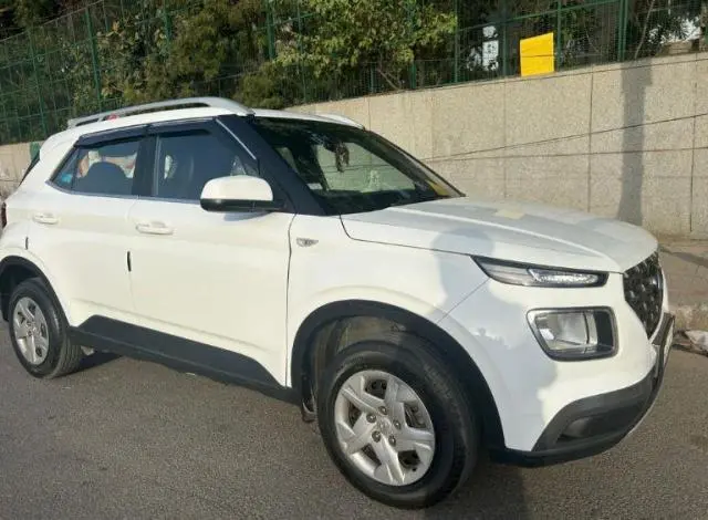 Hyundai Venue S 1.2 Petrol 2019