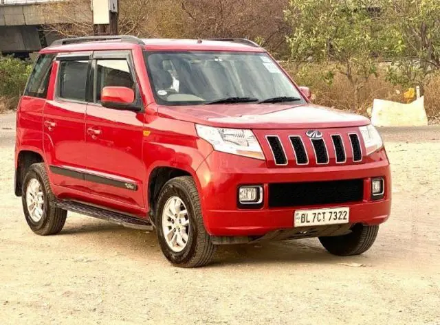 Mahindra TUV300 T8 2015