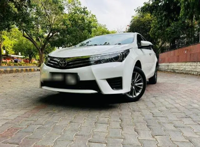 Toyota Corolla Altis 1.8 GL 2014