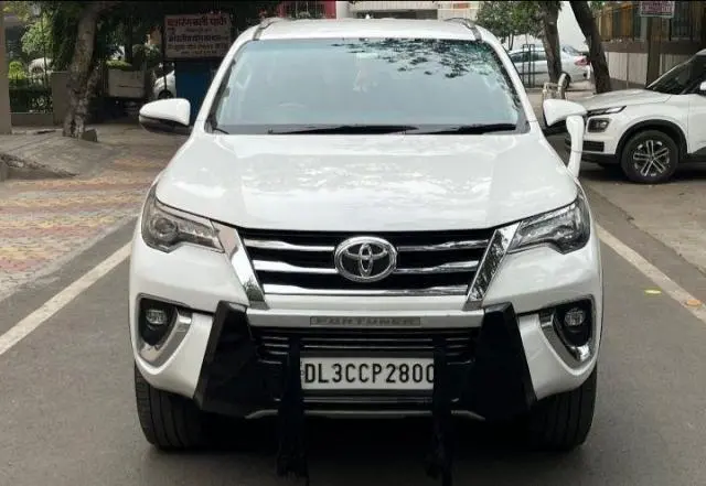 Toyota Fortuner 2.8 4x4 AT 2018