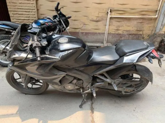Bajaj Pulsar RS200 2017