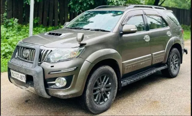 Toyota Fortuner 2.8 4x2 AT 2015