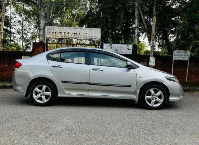 Honda City 1.5 V MT 2010