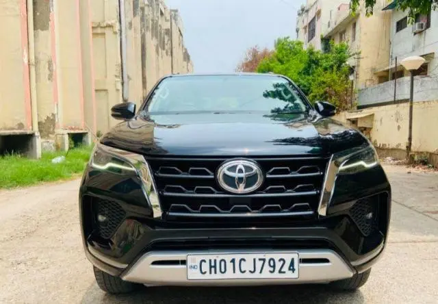 Toyota Fortuner 2.8 4x4 AT 2022