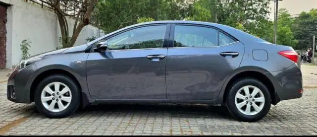 Toyota Corolla Altis 1.8 J 2014