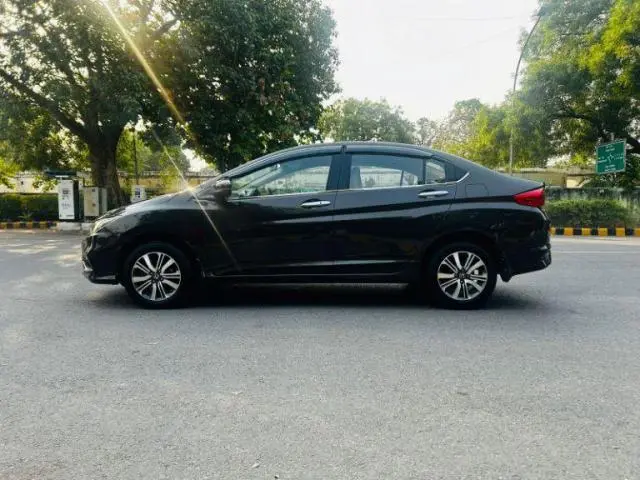 Honda City 1.5 V MT 2018