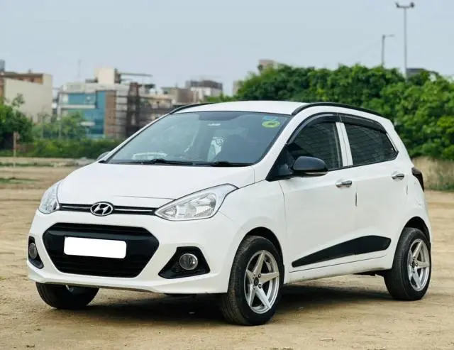 Hyundai Grand i10 Sportz 1.2 Kappa VTVT 2015
