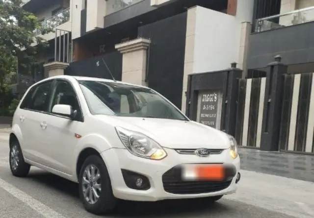 Ford Figo 1.2P TITANIUM MT 2013