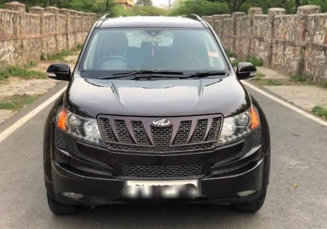 Mahindra XUV500 W8 2012