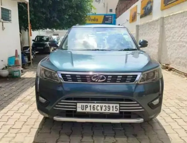 Mahindra XUV300 W8 (O) AMT Petrol BS6 2021