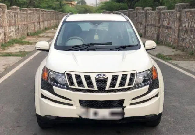 Mahindra XUV500 W8 2013
