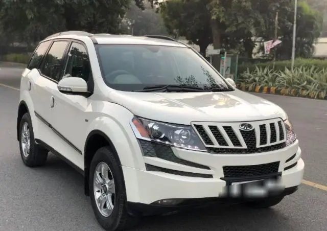 Mahindra XUV500 W8 2012