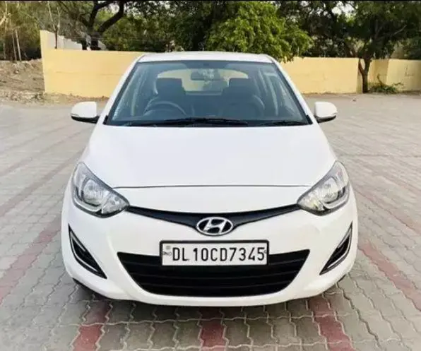 Hyundai i20 Magna 1.2 (O) 2013