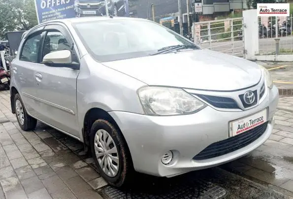 Toyota Etios Liva V 2016