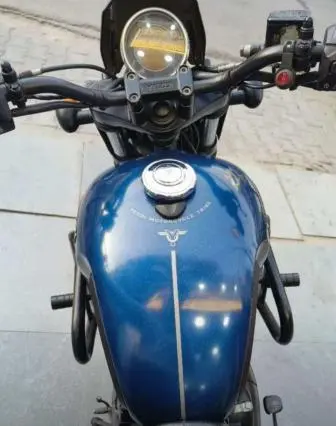 Yezdi Roadster Dark Steel Blue 2022