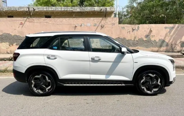 Hyundai Alcazar Signature 6 STR 2.0 Petrol 2022