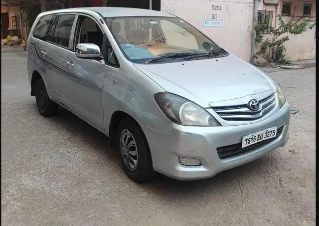 Toyota Innova 2.5 V 7 STR 2010