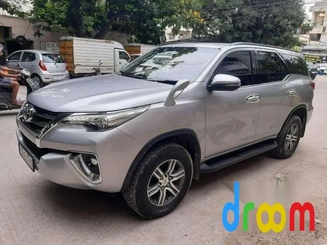 Toyota Fortuner 2.8 4x2 MT 2018