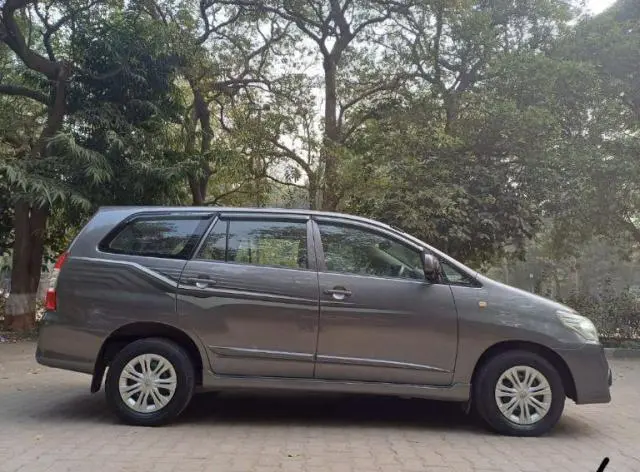 Toyota Innova 2.5 G4 7 STR 2014