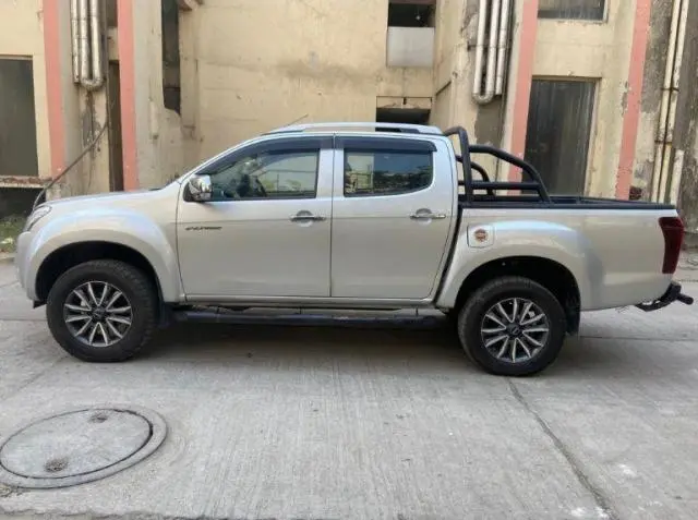 Isuzu D-Max V-Cross 4X4 2016