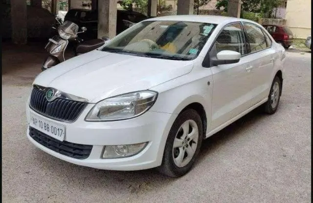 Skoda Rapid ELEGANCE 1.6 TDI MT 2012