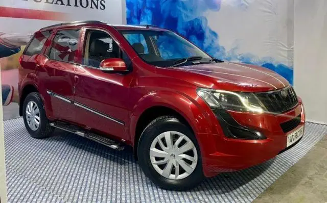 Mahindra XUV500 W4 2015