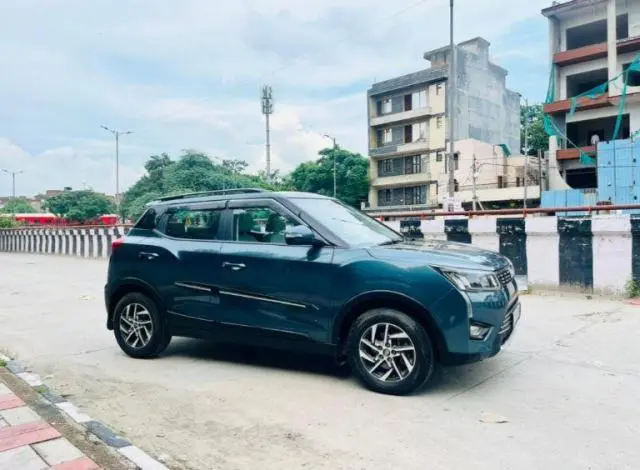 Mahindra XUV300 W8 Petrol 2022