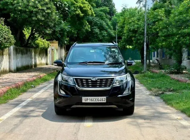 Mahindra XUV500 W9 2019