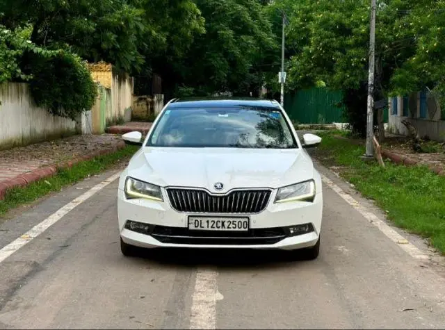 Skoda Superb 1.8 Style TSI MT 2013