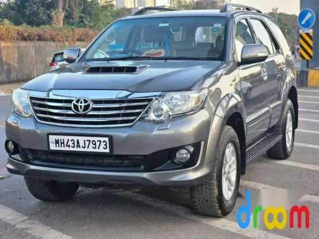 Toyota Fortuner 3.0 4X4 MT 2012