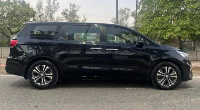 Kia Carnival Premium 7 STR 2020