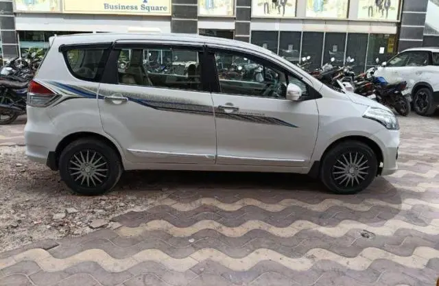 Maruti Suzuki Ertiga VXi CNG 2017
