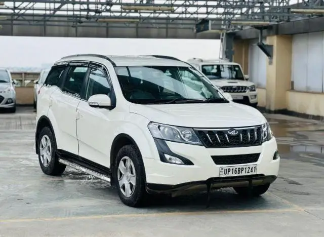 Mahindra XUV500 W6 2017