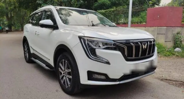 Mahindra XUV700 AX 7 Petrol AT 7 STR 2022