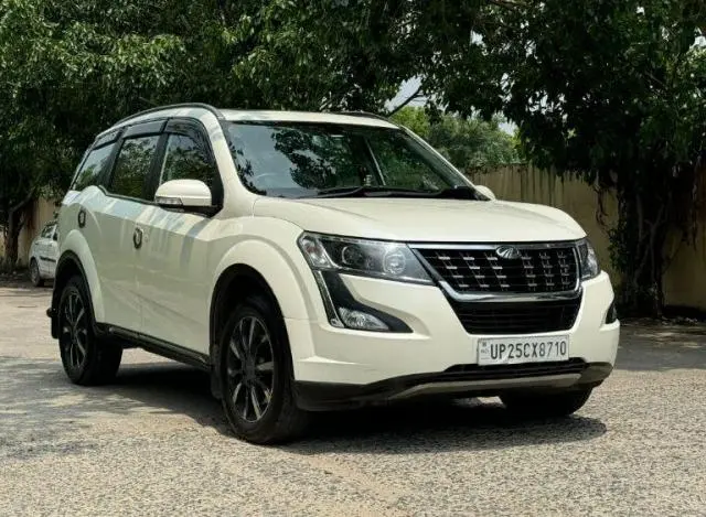 Mahindra XUV500 W11 2020