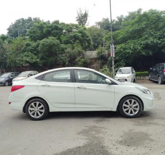 Hyundai Verna SX OPT 2012