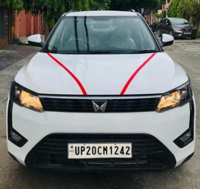 Mahindra XUV300 W4 Petrol 2024
