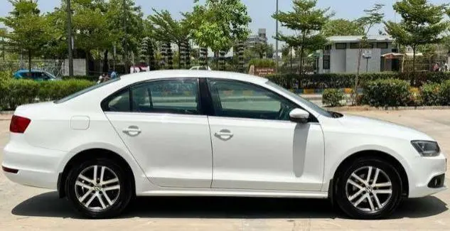 Volkswagen Jetta 2.0L TDI Highline 2013
