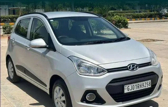Hyundai Grand i10 Sportz (O) MT 1.2 Kappa VTVT 2015