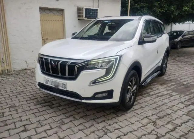 Mahindra XUV700 AX 5 Petrol MT 5 STR 2022