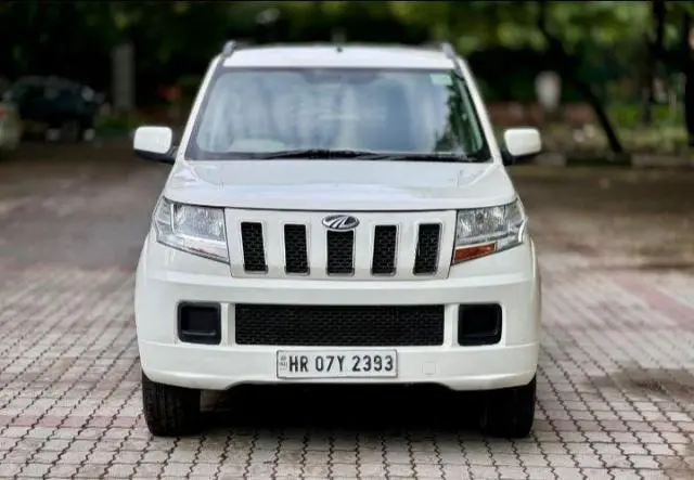 Mahindra TUV300 T6 Plus 2017