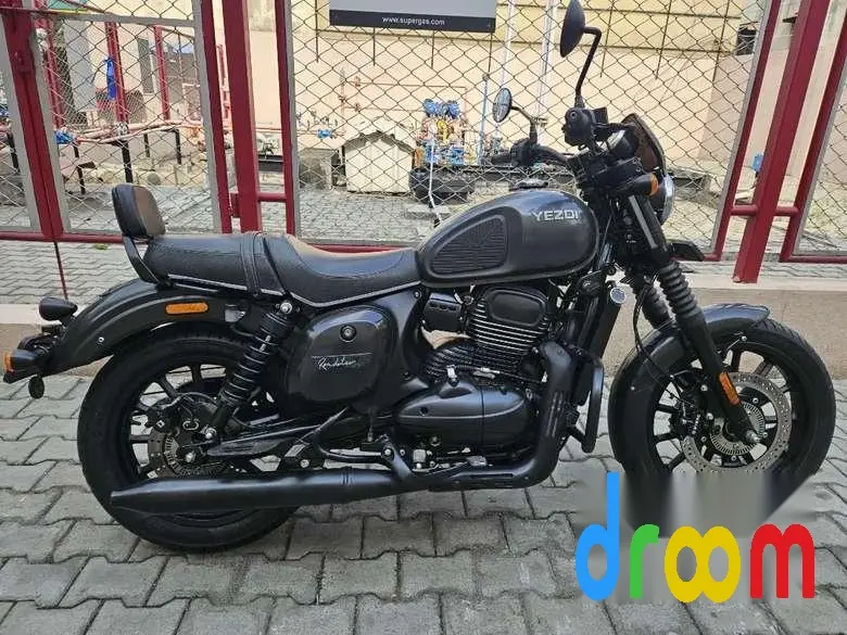 Yezdi Roadster Dark Smoke Grey 2022