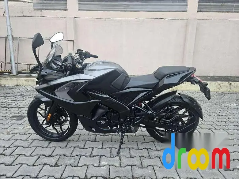 Bajaj Pulsar RS200 ABS 2022