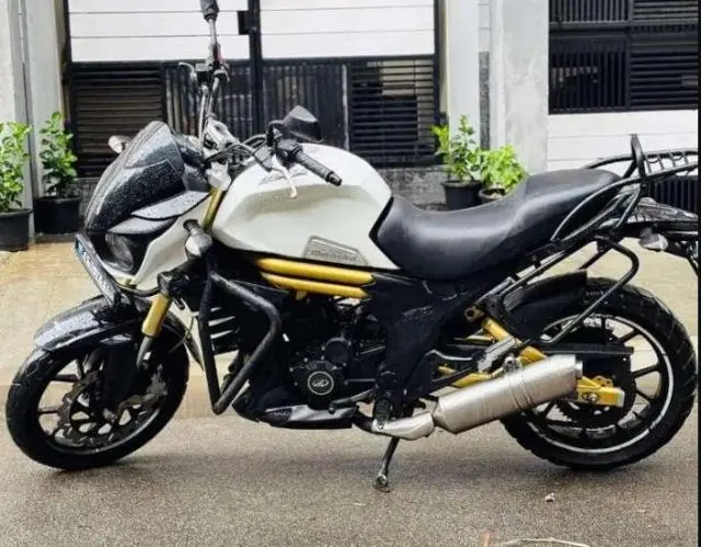 Mahindra Mojo 300cc 2016