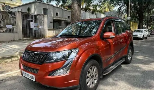 Mahindra XUV500 W10 AT 2017