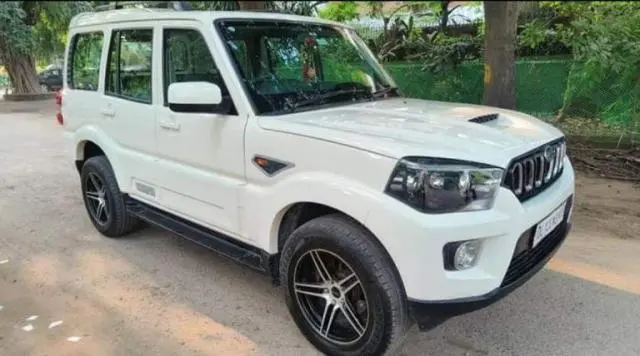 Mahindra Scorpio S6 Plus 2016