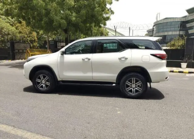 Toyota Fortuner 2.8 4x2 AT 2022