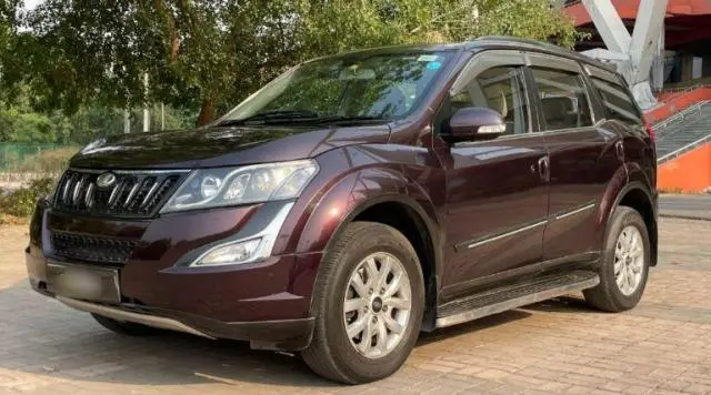 Mahindra XUV500 W10 AT 2016
